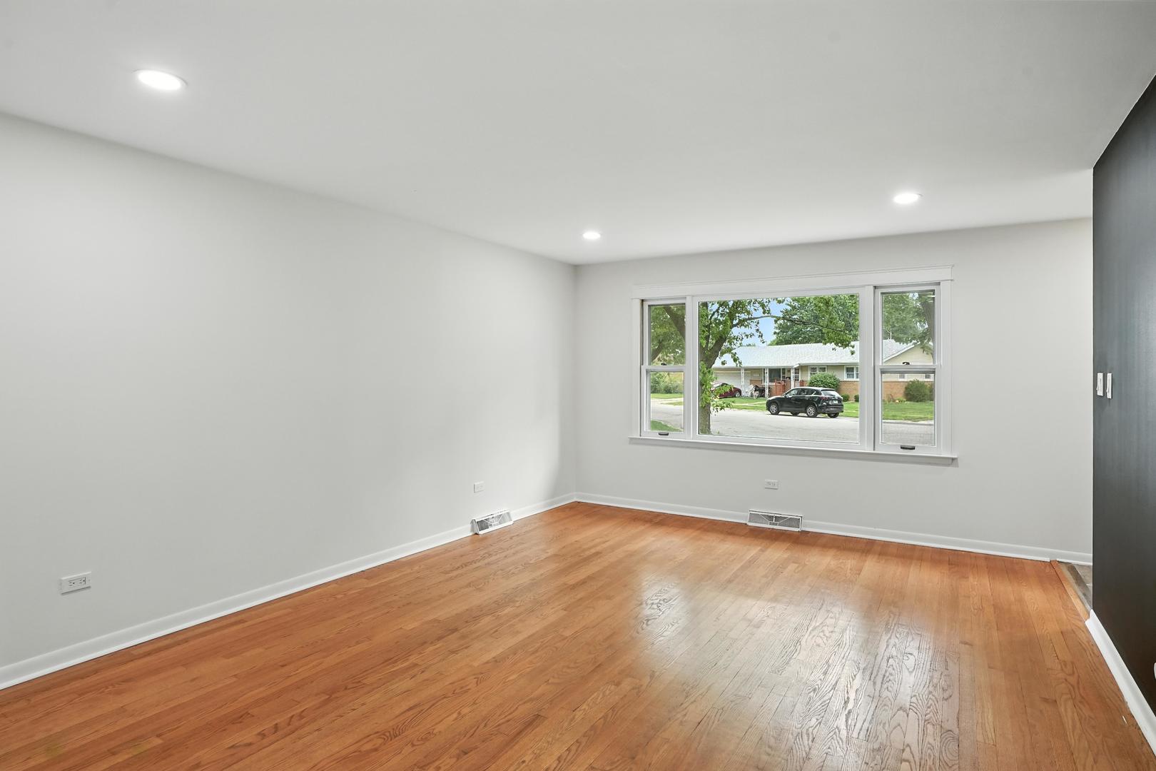 3312 E 170th Street, Lansing, IL 60438