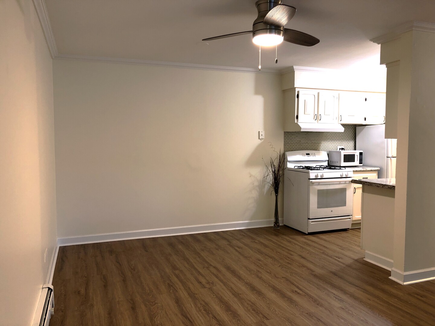 1188 Royal Glen Drive #101W, Glen Ellyn, IL 60137