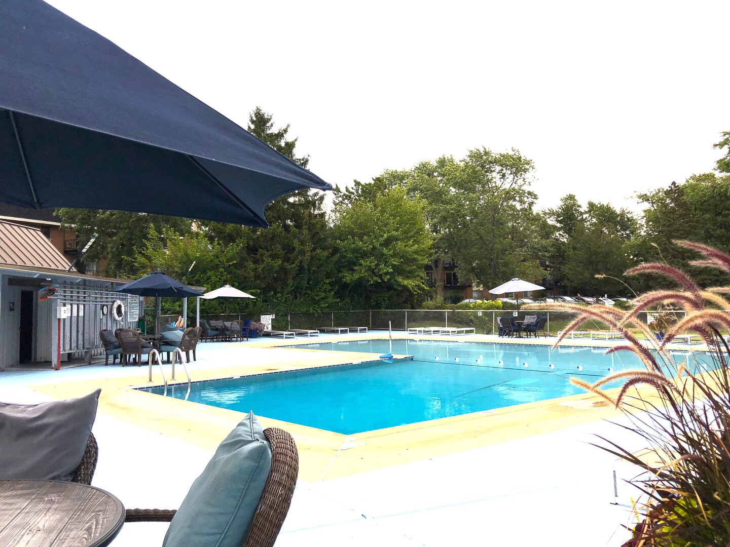 1188 Royal Glen Drive #101W, Glen Ellyn, IL 60137