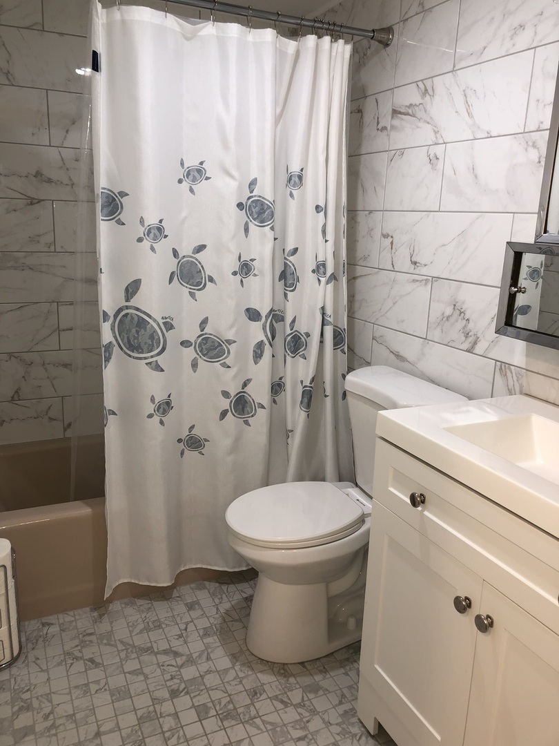 1188 Royal Glen Drive #101W, Glen Ellyn, IL 60137