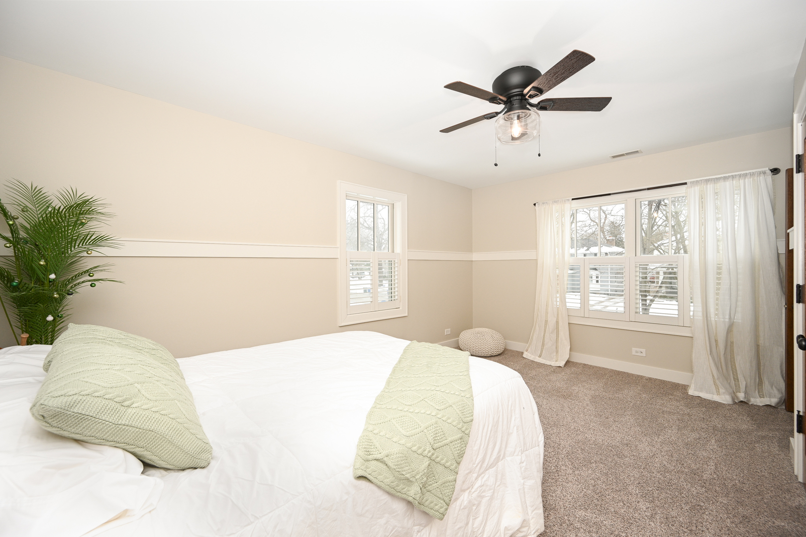 563 Taylor Avenue, Glen Ellyn, IL 60137