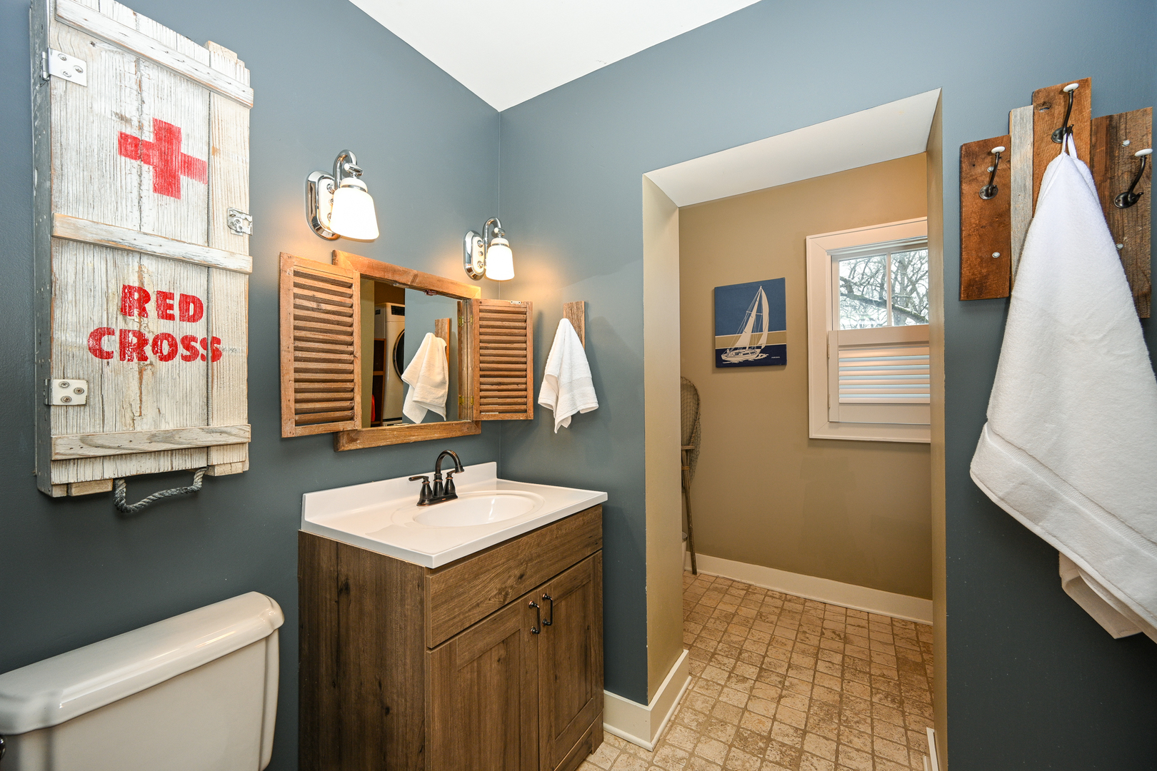 563 Taylor Avenue, Glen Ellyn, IL 60137