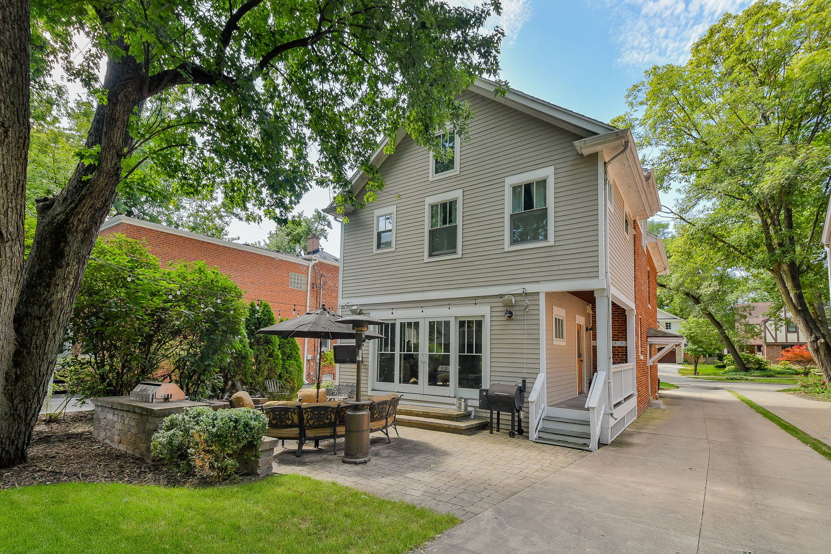 563 Taylor Avenue, Glen Ellyn, IL 60137