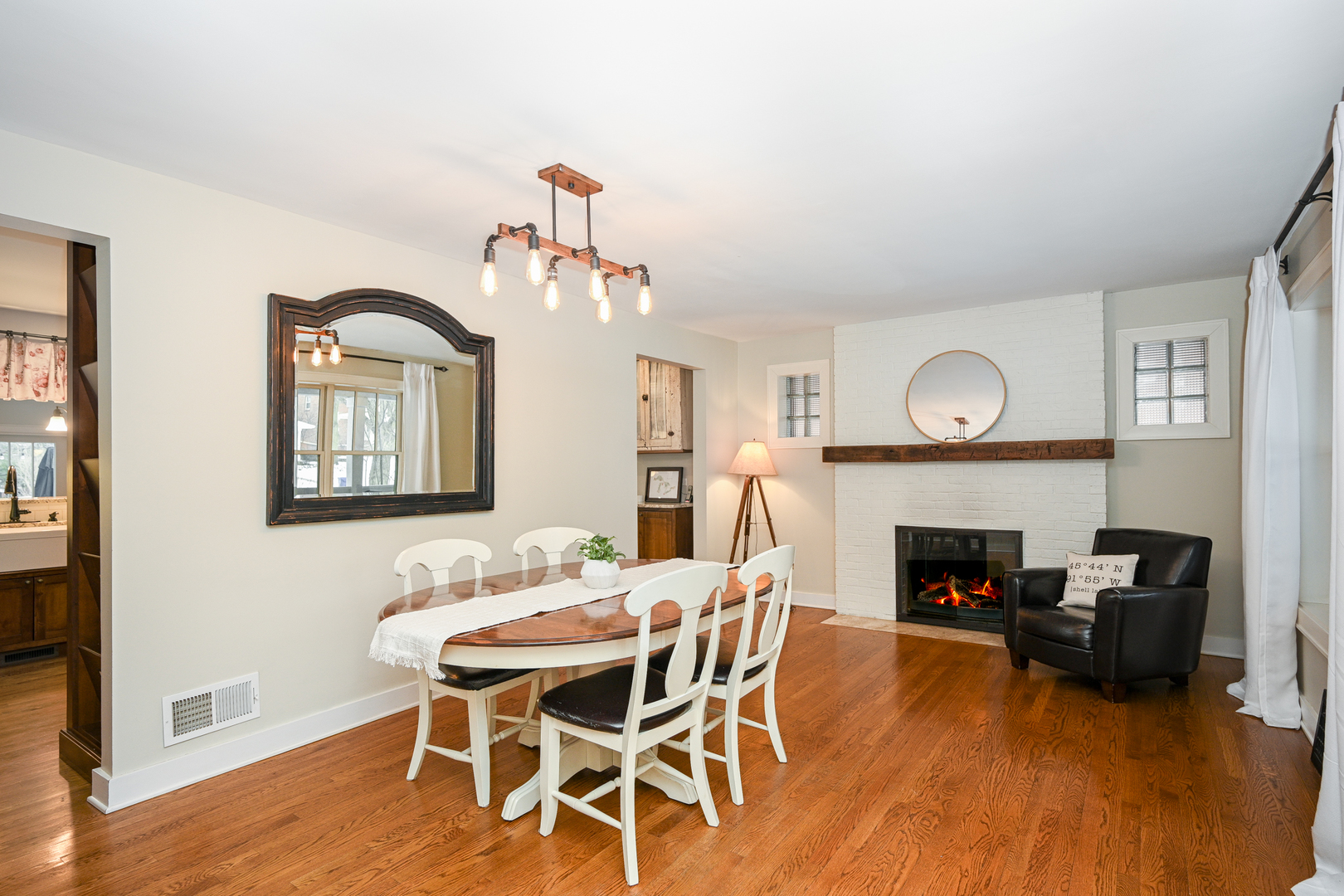 563 Taylor Avenue, Glen Ellyn, IL 60137