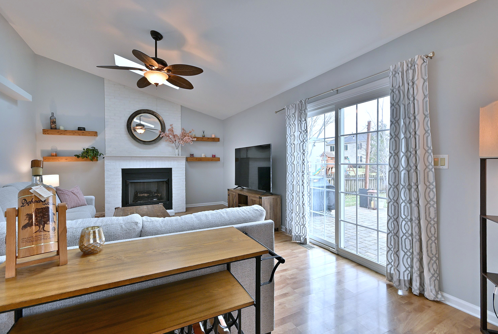 284 Bingham Circle, Mundelein, IL 60060