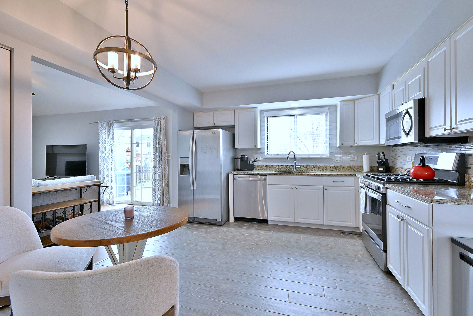 284 Bingham Circle, Mundelein, IL 60060