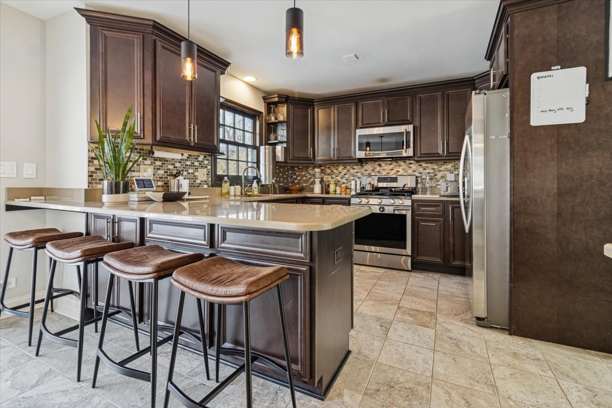 836 Bonnie Brae Lane, Bolingbrook, IL 60440