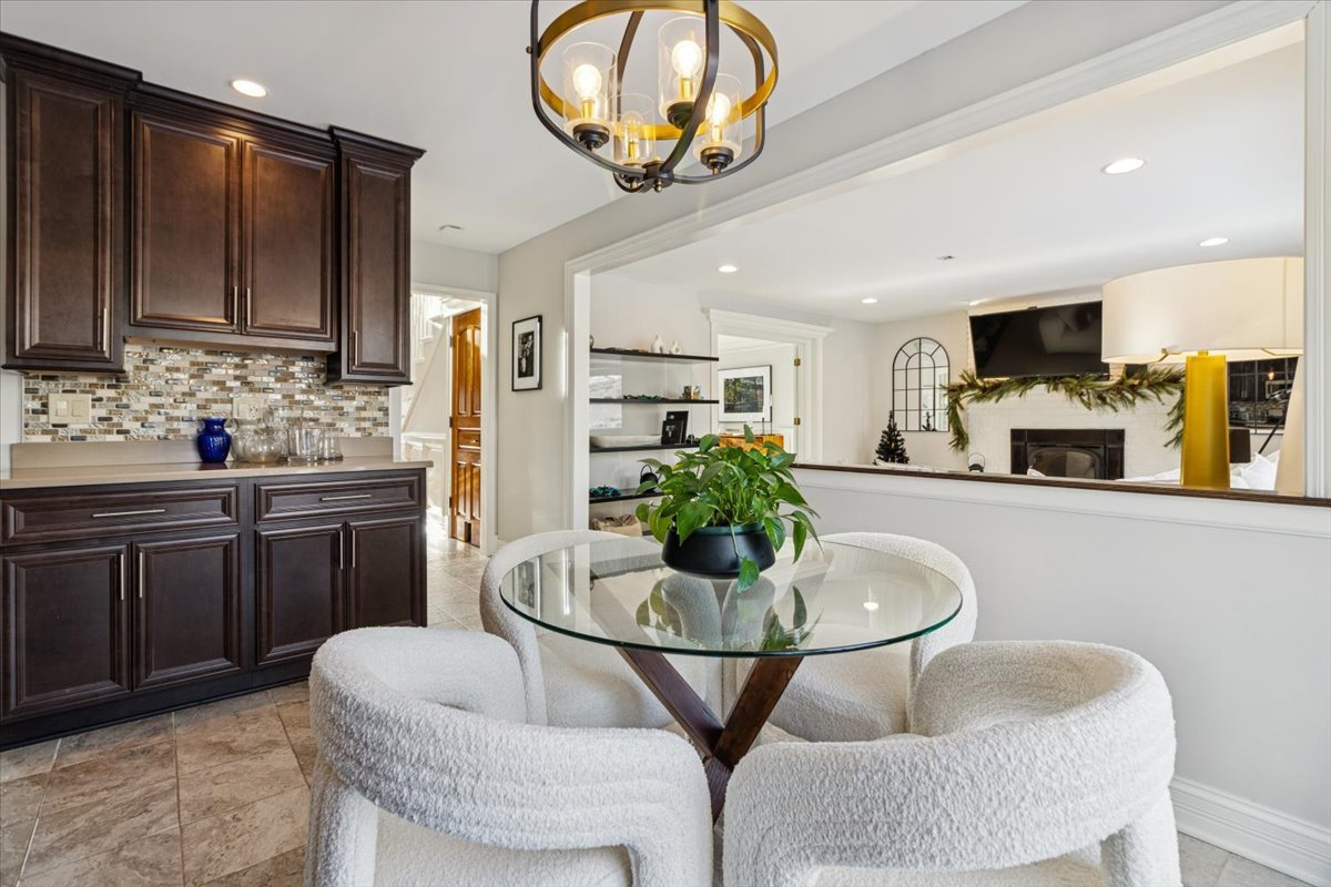 836 Bonnie Brae Lane, Bolingbrook, IL 60440