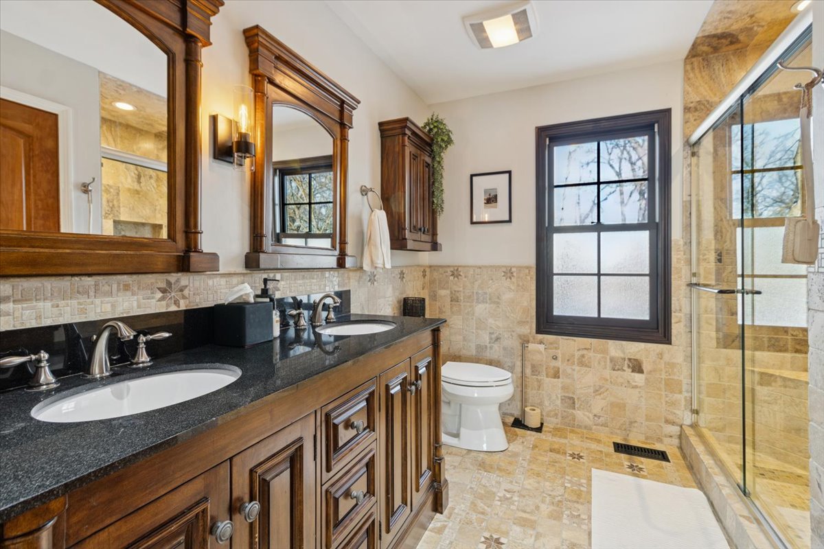 836 Bonnie Brae Lane, Bolingbrook, IL 60440