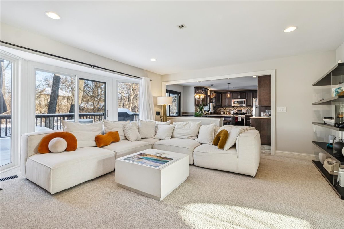 836 Bonnie Brae Lane, Bolingbrook, IL 60440