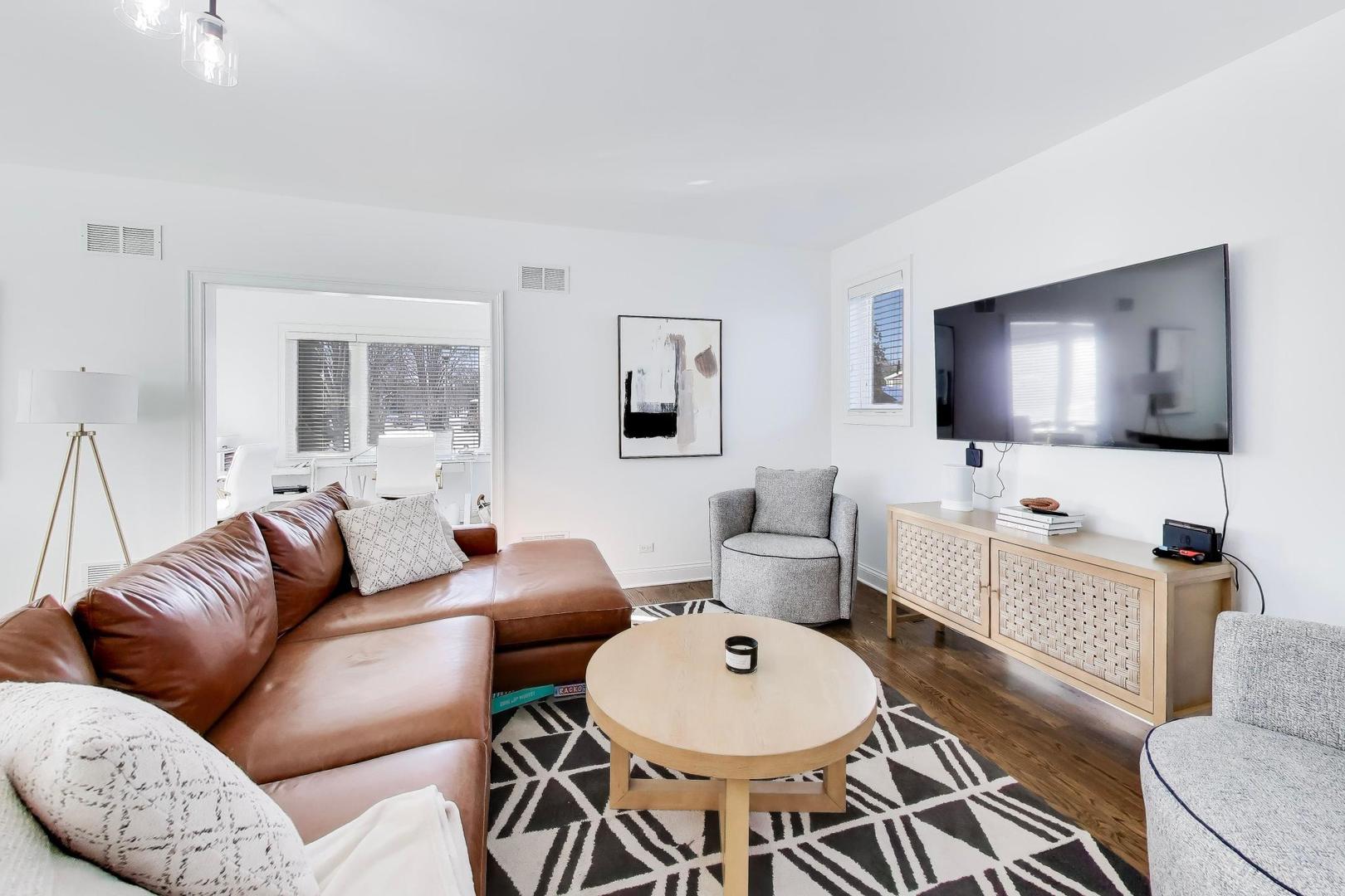 229 N Myrtle Avenue, Elmhurst, IL 60126