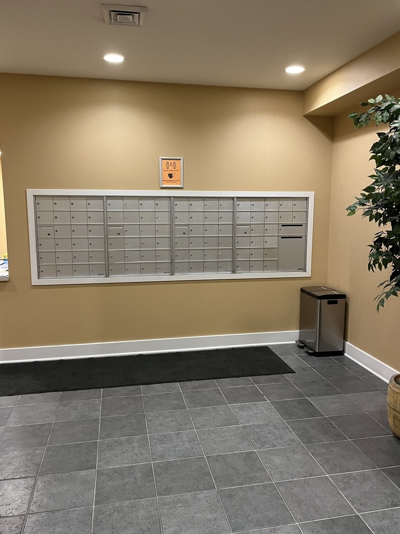 5200 S Ellis Avenue #202N, Chicago, IL 60615