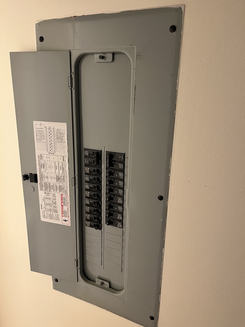 5200 S Ellis Avenue #202, Chicago, IL 60615