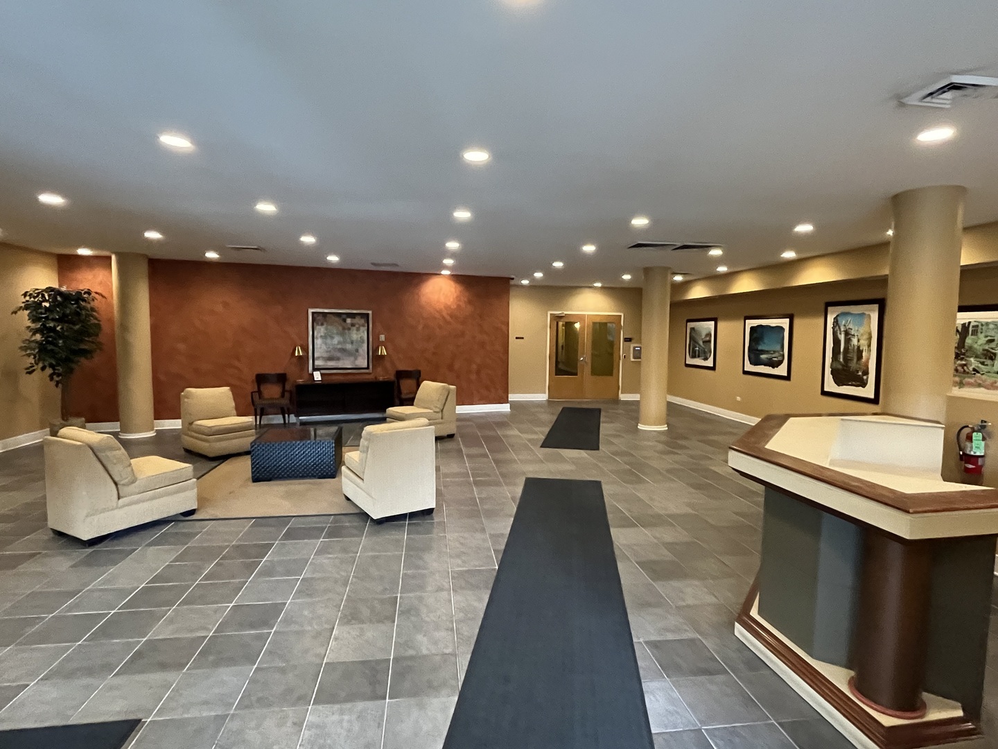 5200 S Ellis Avenue #202N, Chicago, IL 60615