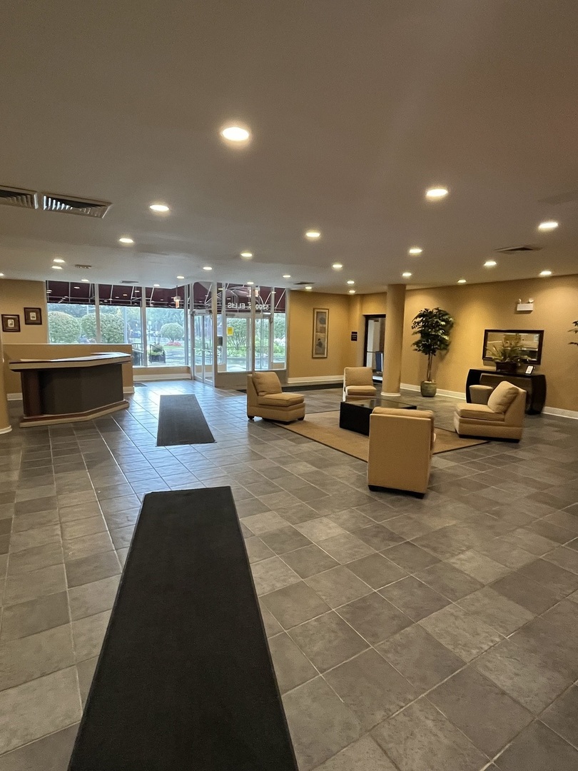 5200 S Ellis Avenue #202N, Chicago, IL 60615