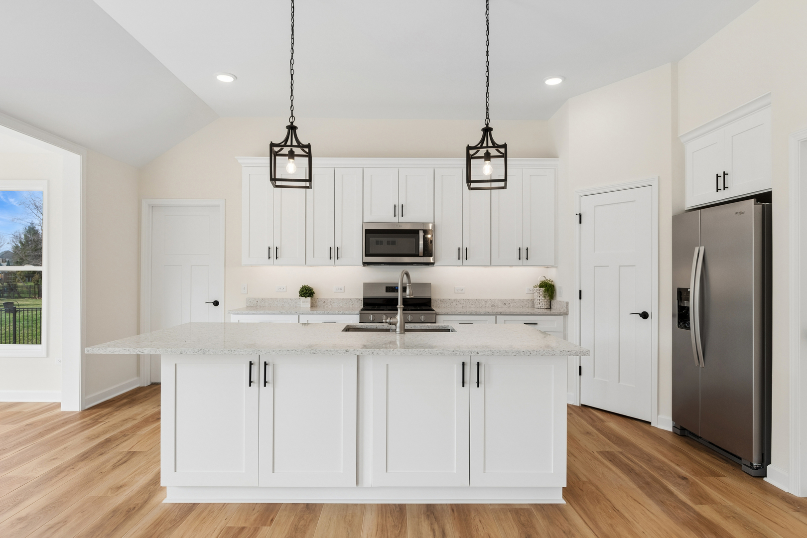 1142 Kate Drive, Yorkville, IL 60560