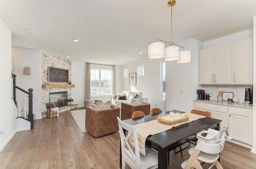 1030 BOGART Street, Des Plaines, IL 60018