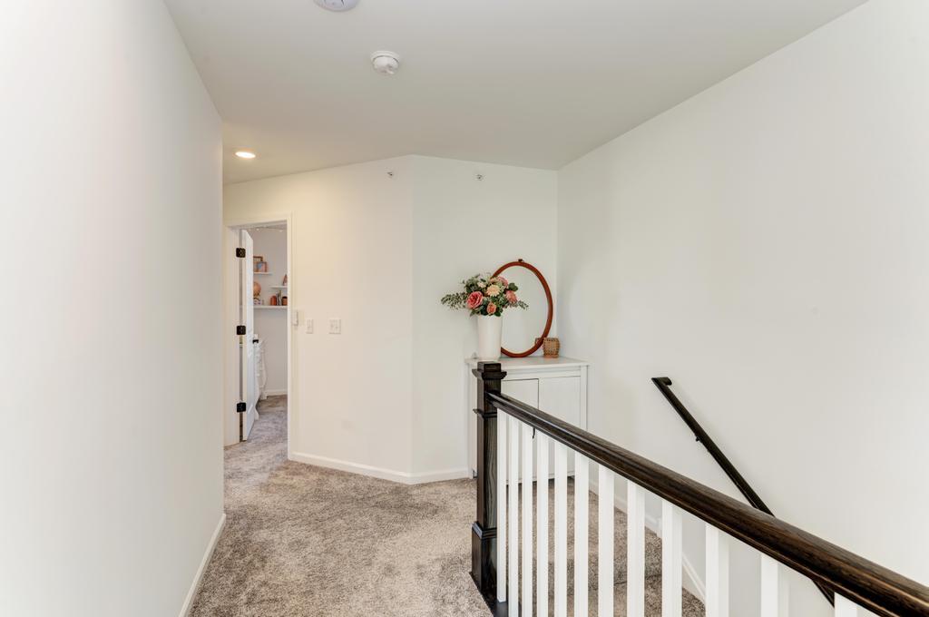 1030 BOGART Street, Des Plaines, IL 60018