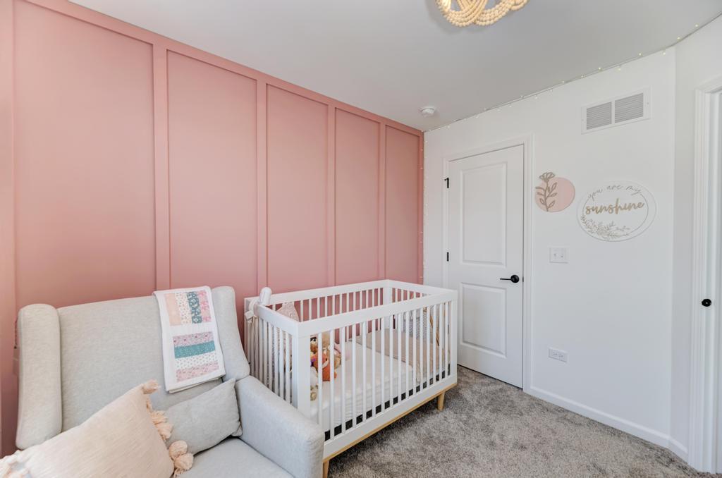 1030 BOGART Street, Des Plaines, IL 60018