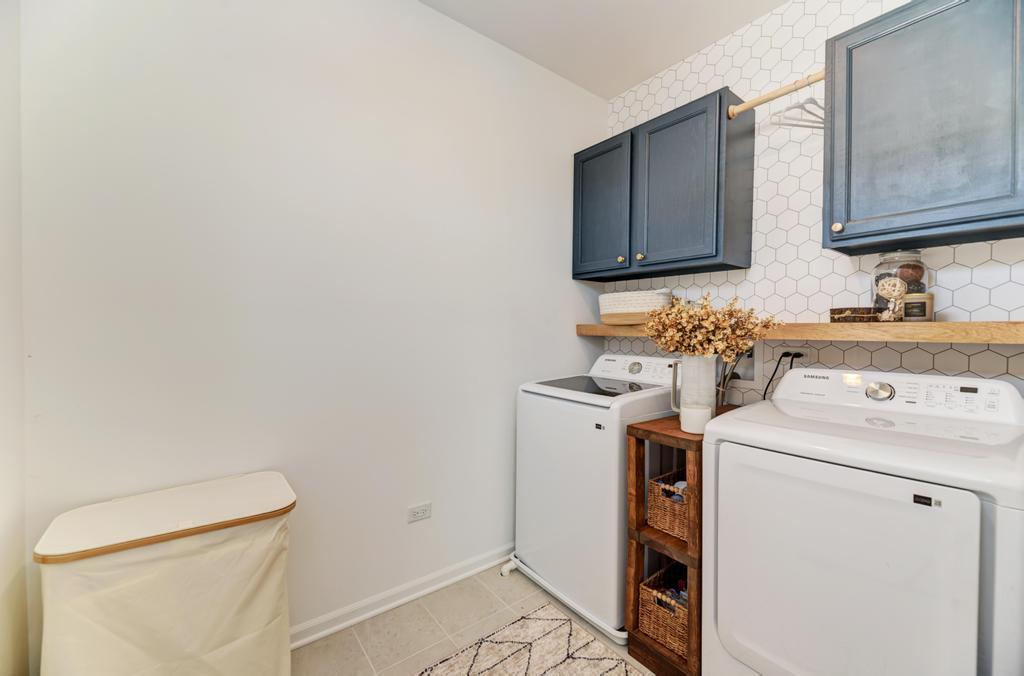 1030 BOGART Street, Des Plaines, IL 60018