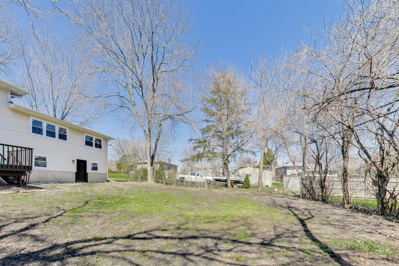 123 Kainer Avenue, Barrington, IL 60010