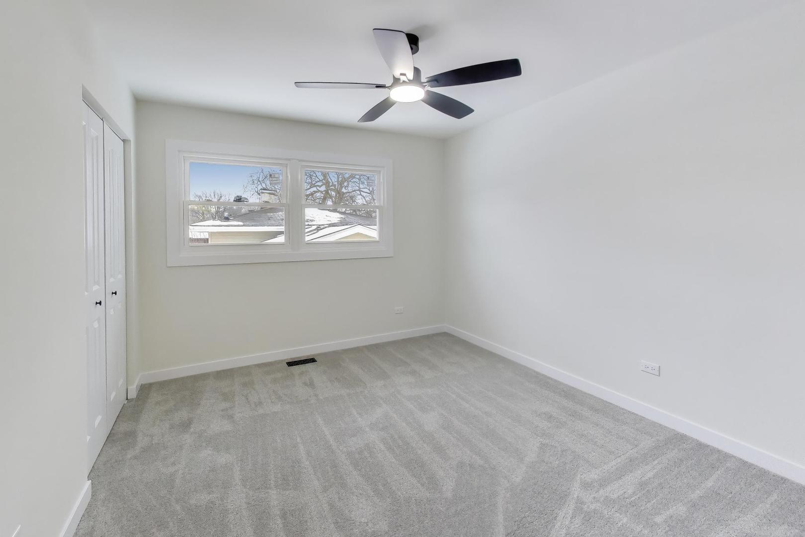 123 Kainer Avenue, Barrington, IL 60010