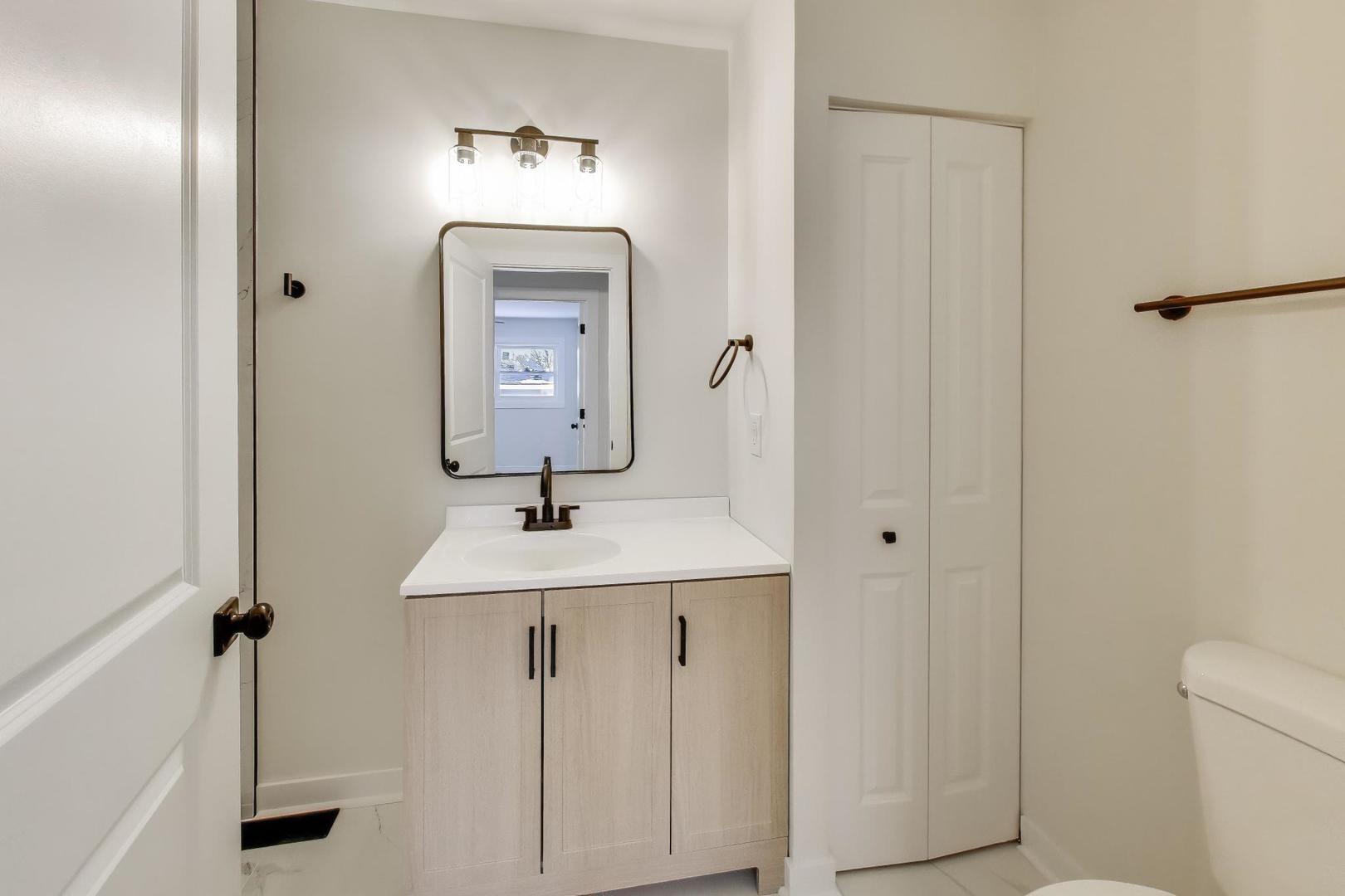 123 Kainer Avenue, Barrington, IL 60010