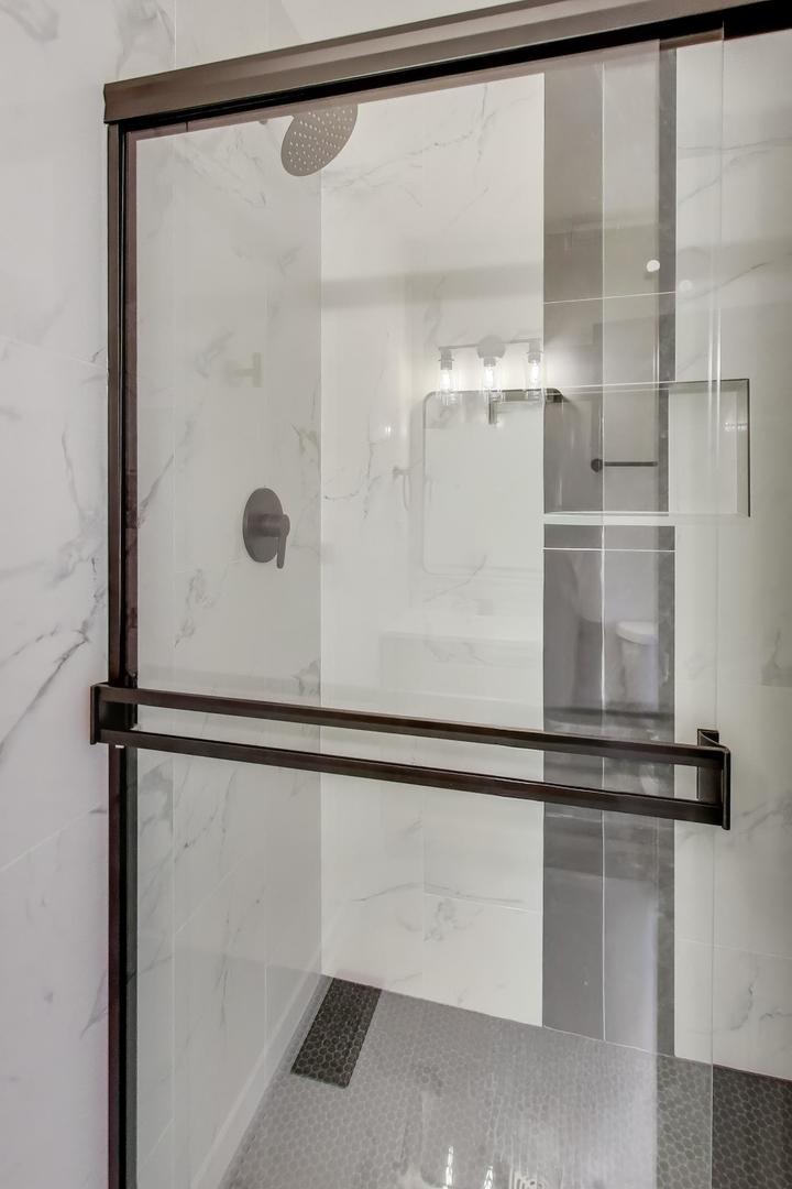 123 Kainer Avenue, Barrington, IL 60010