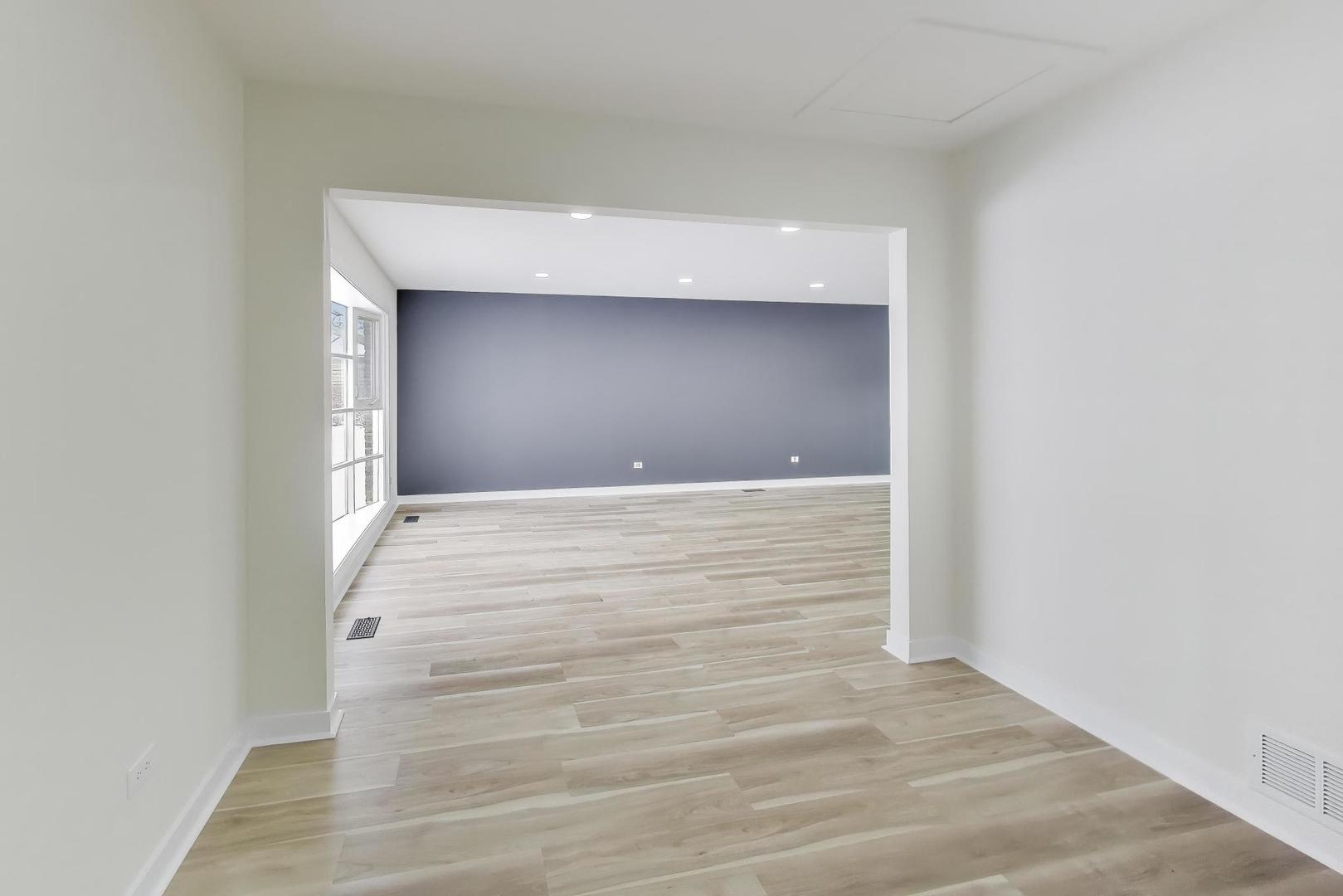 123 Kainer Avenue, Barrington, IL 60010