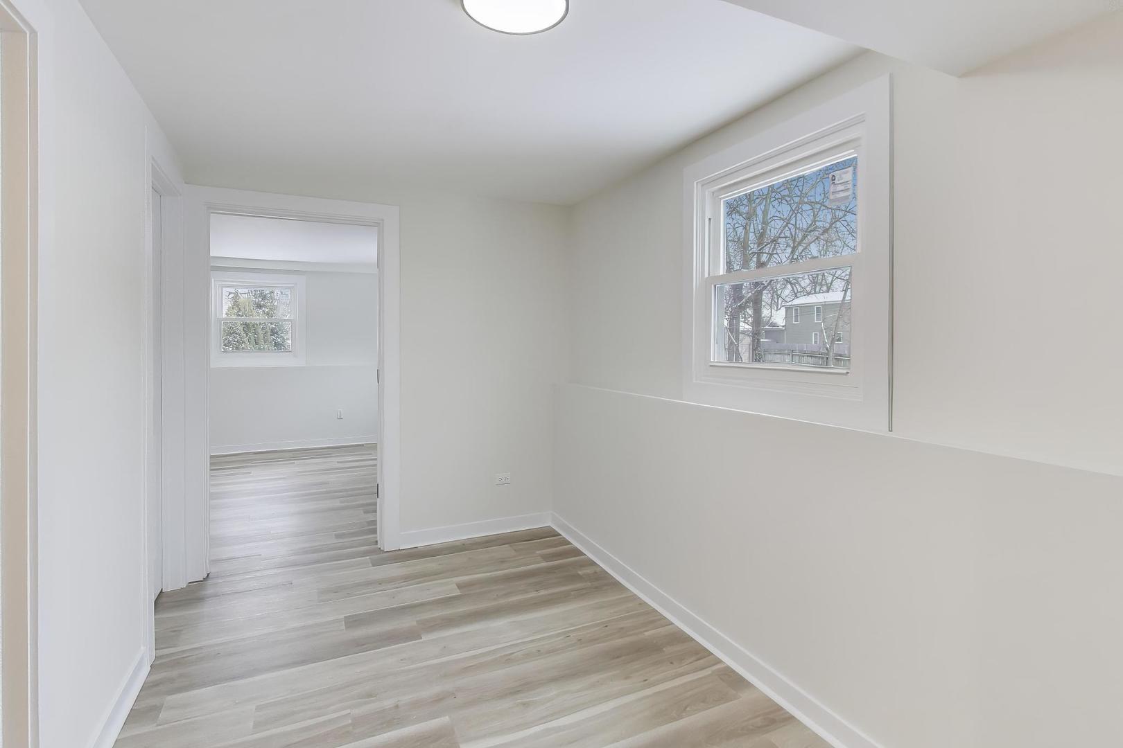 123 Kainer Avenue, Barrington, IL 60010