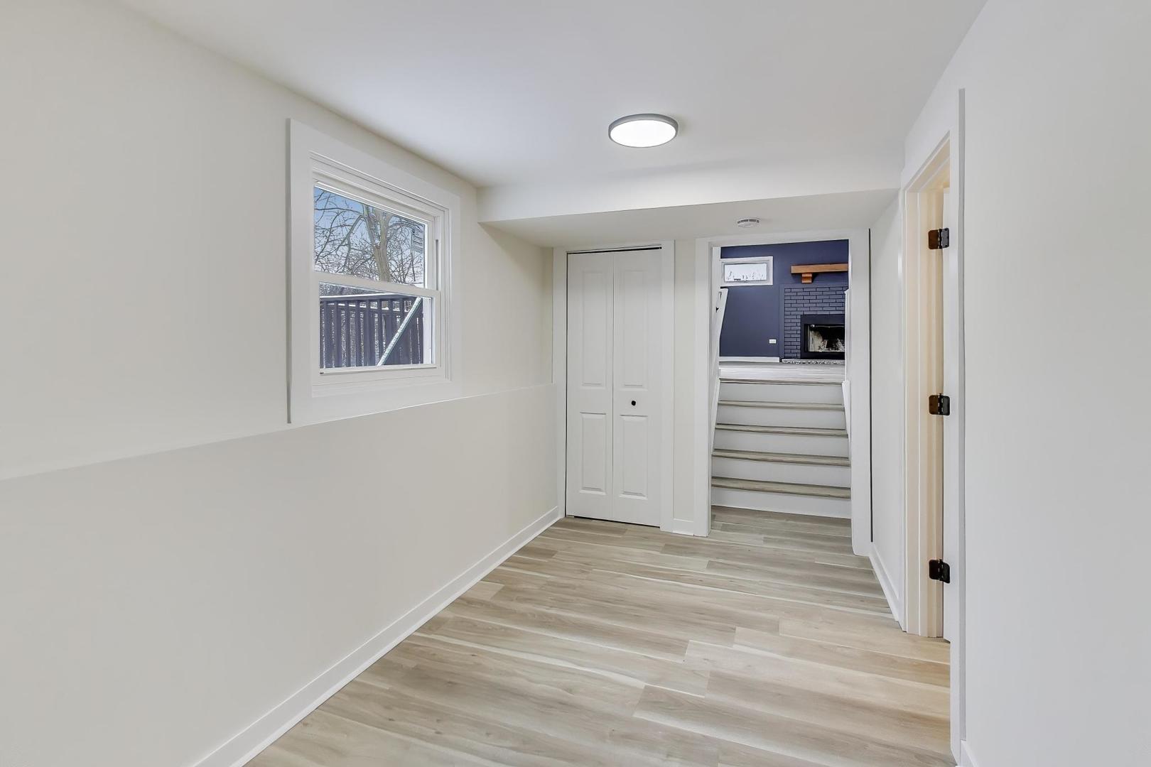 123 Kainer Avenue, Barrington, IL 60010