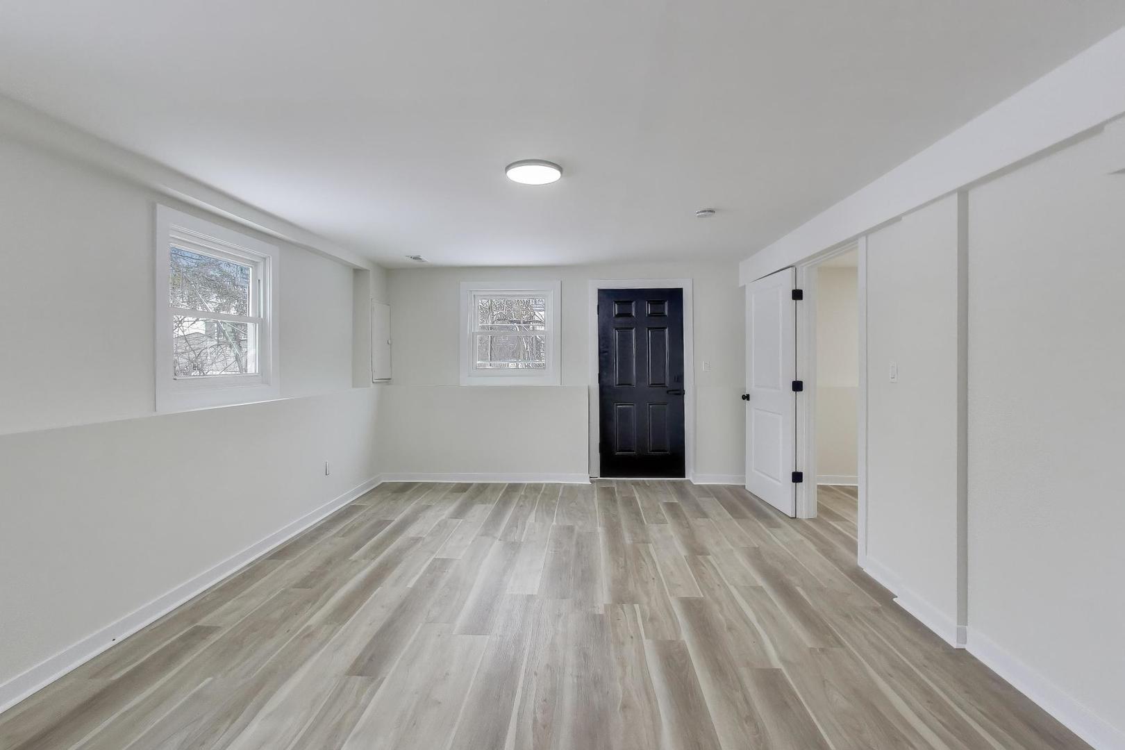 123 Kainer Avenue, Barrington, IL 60010