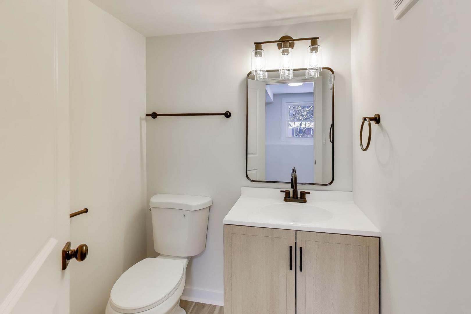 123 Kainer Avenue, Barrington, IL 60010