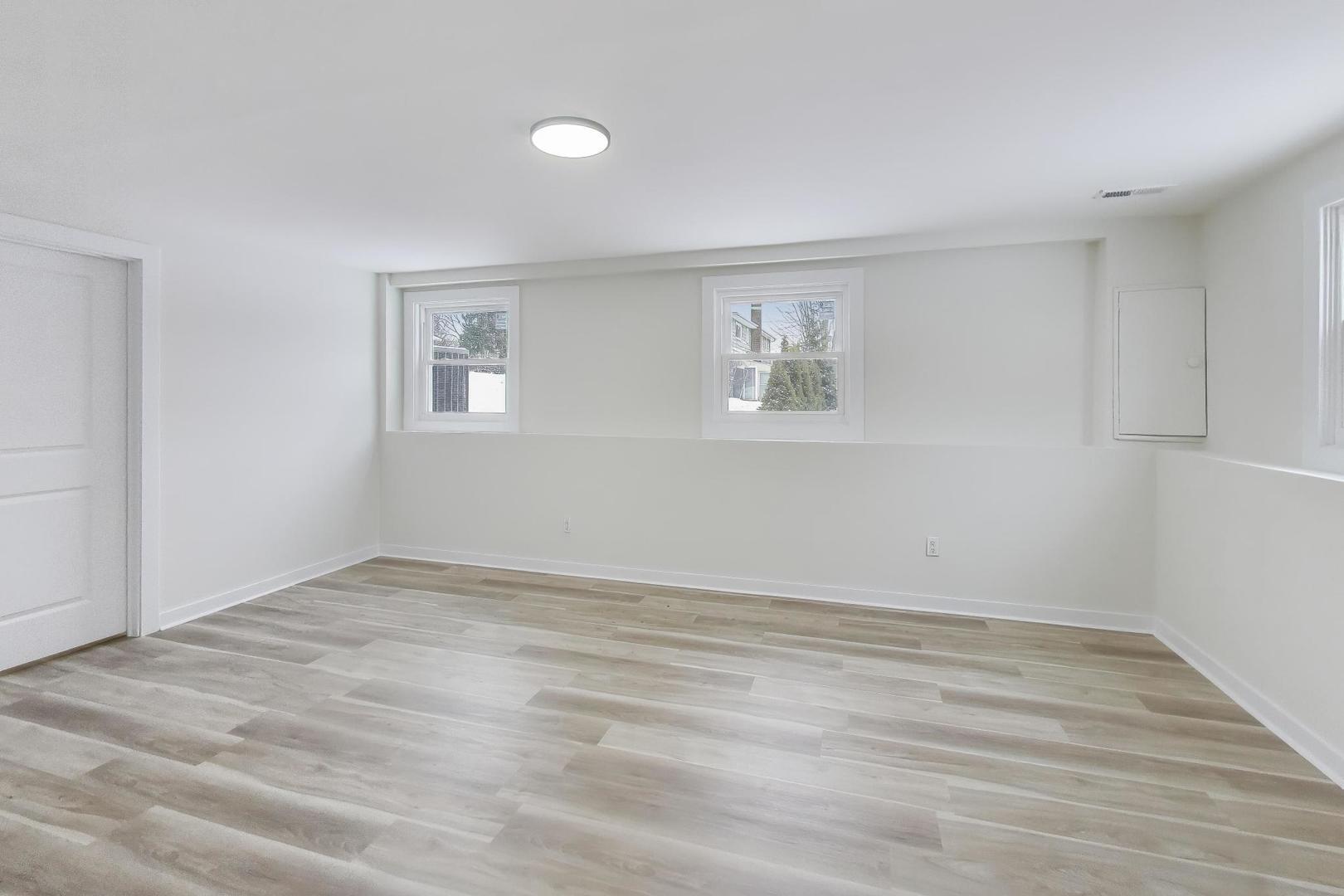 123 Kainer Avenue, Barrington, IL 60010