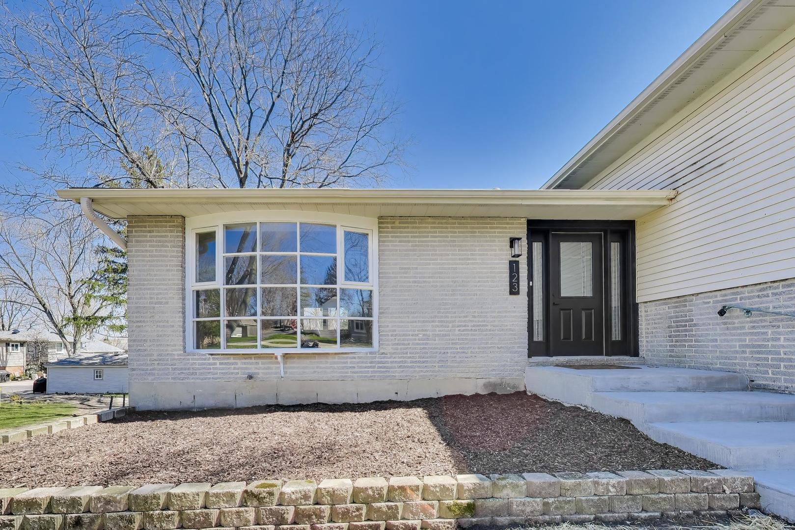 123 Kainer Avenue, Barrington, IL 60010
