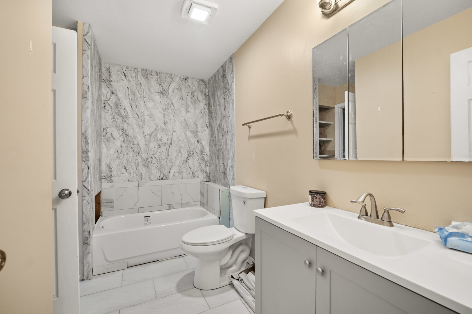 18033 Idlewild Drive, Country Club Hills, IL 60478