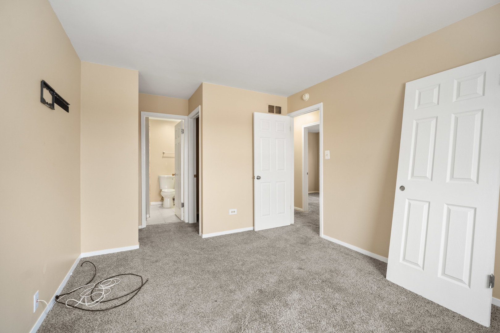 18033 Idlewild Drive, Country Club Hills, IL 60478