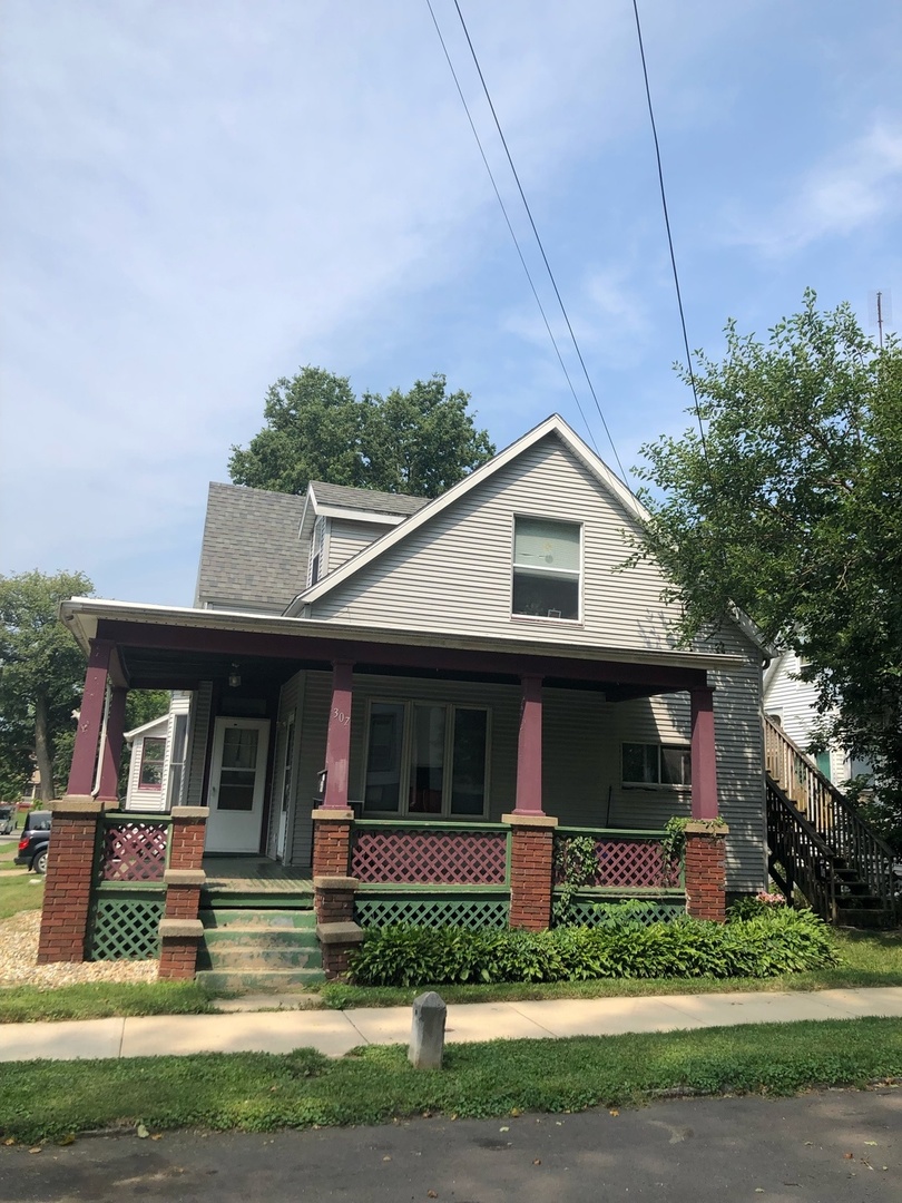 307 S Mclean Street, Bloomington, IL 61701