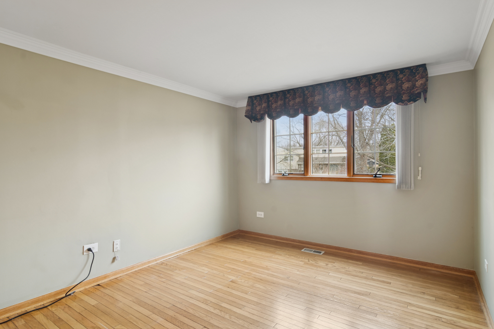 1522 E Fleming Drive, Arlington Heights, IL 60004