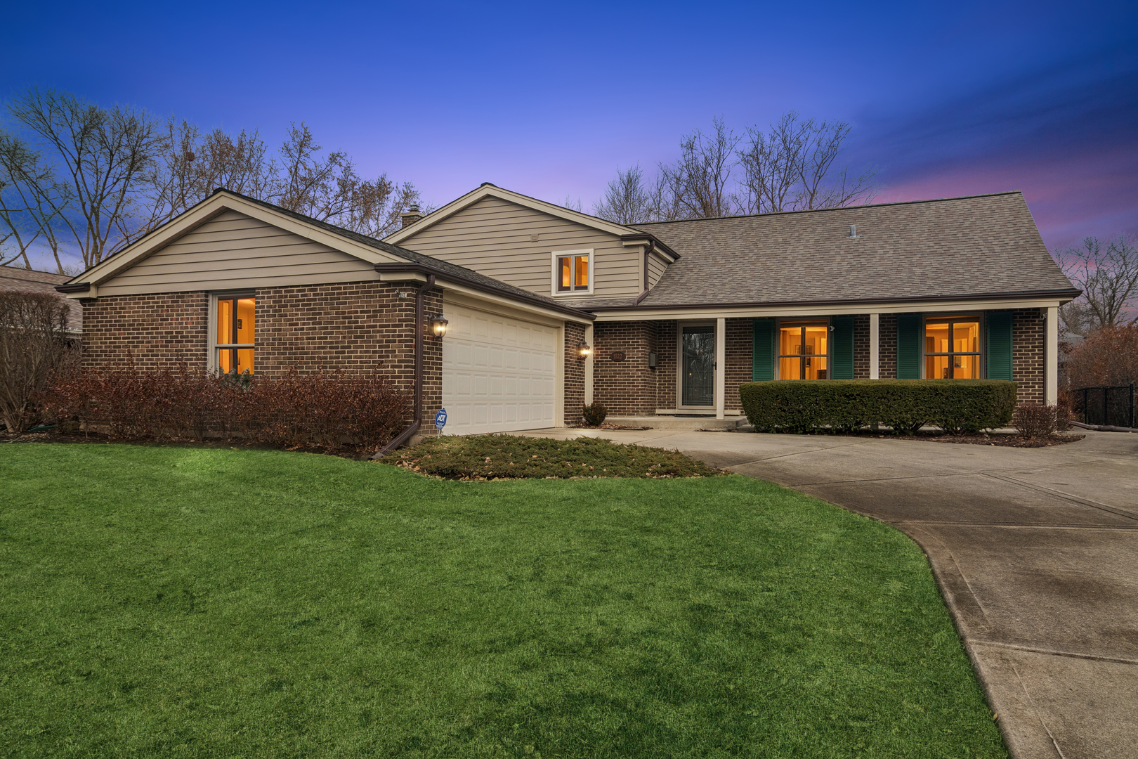 1522 E Fleming Drive, Arlington Heights, IL 60004