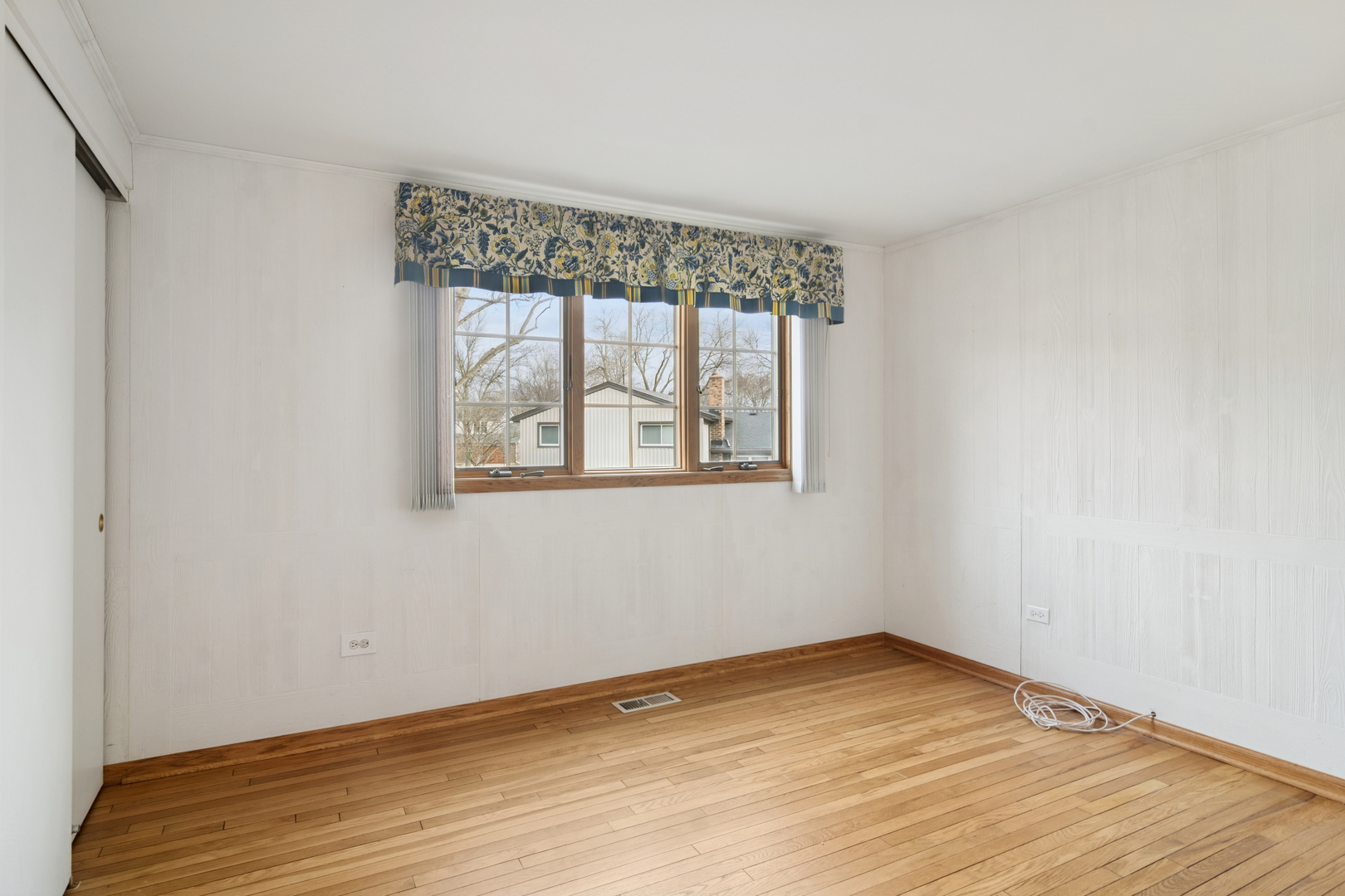 1522 E Fleming Drive, Arlington Heights, IL 60004