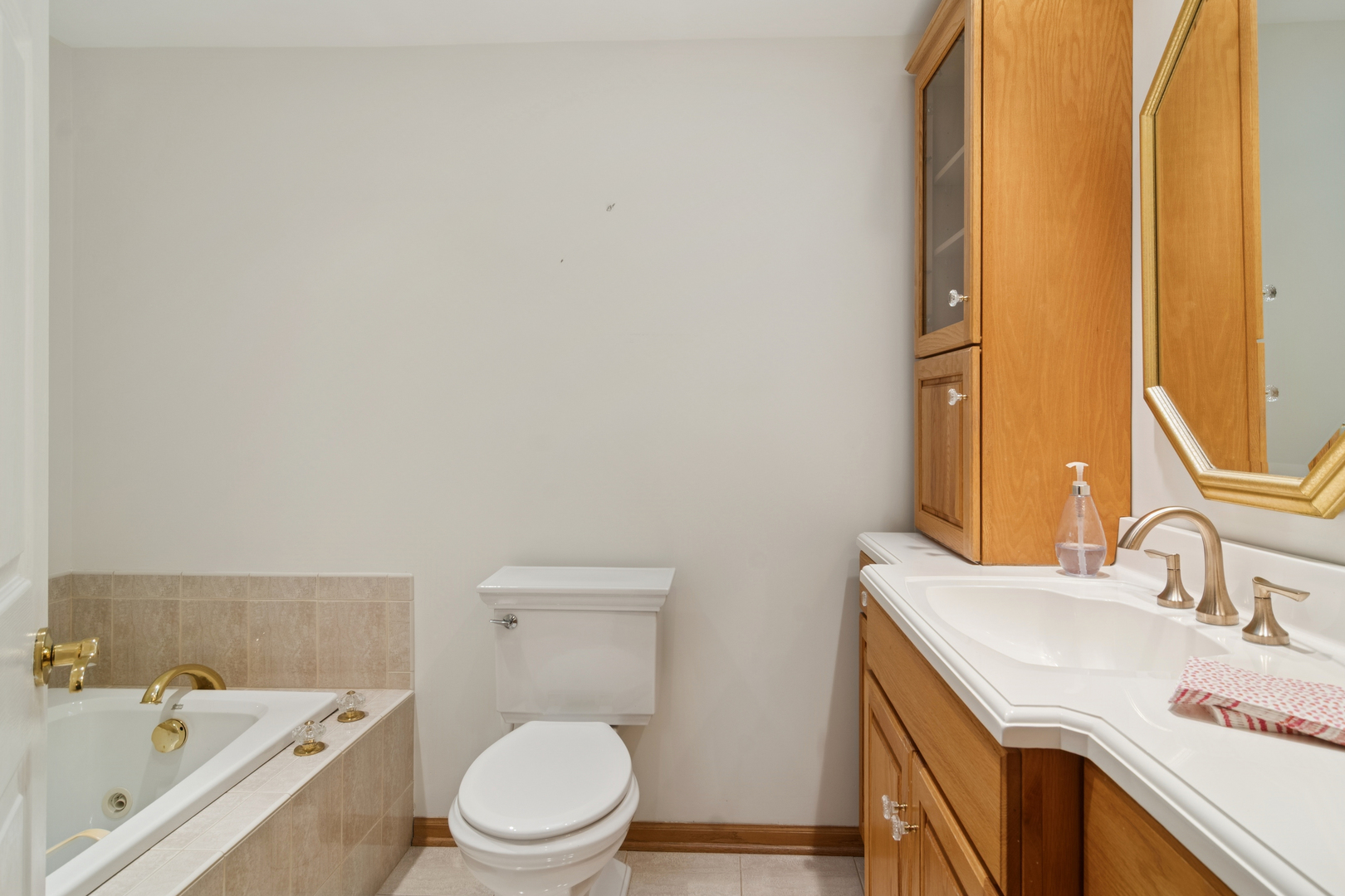 1522 E Fleming Drive, Arlington Heights, IL 60004