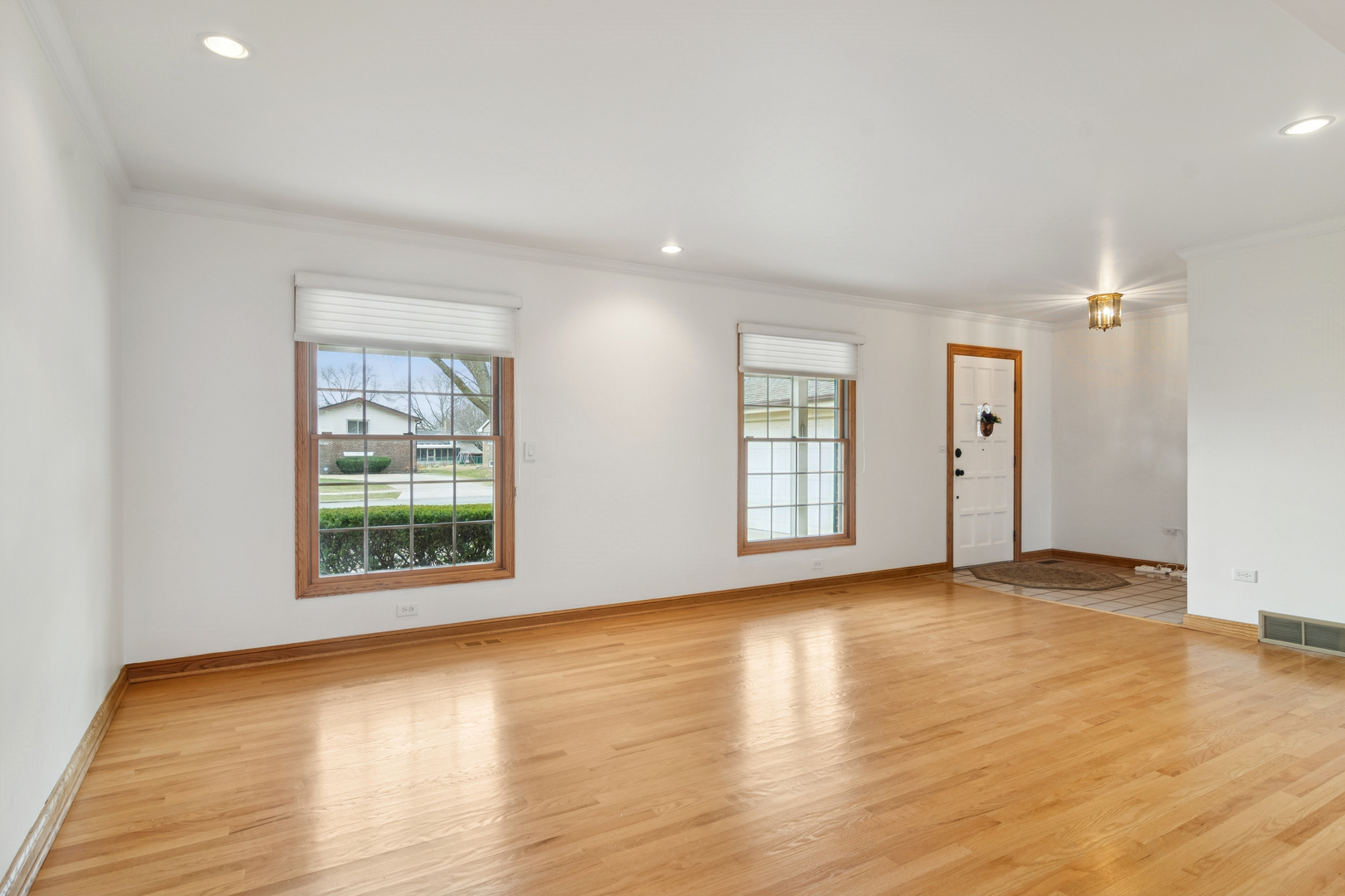 1522 E Fleming Drive, Arlington Heights, IL 60004