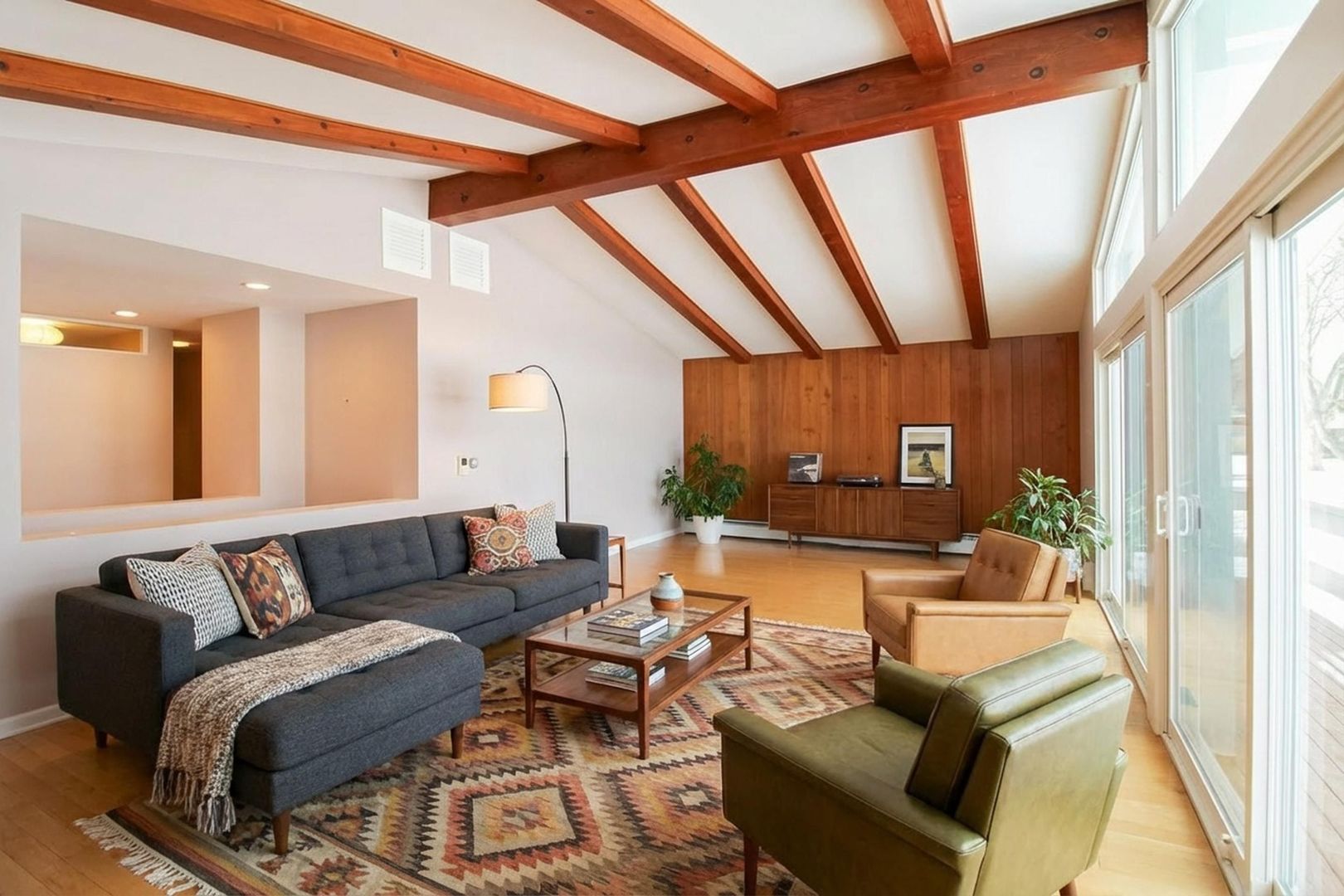 71 Lake Shore Drive, Barrington, IL 60010