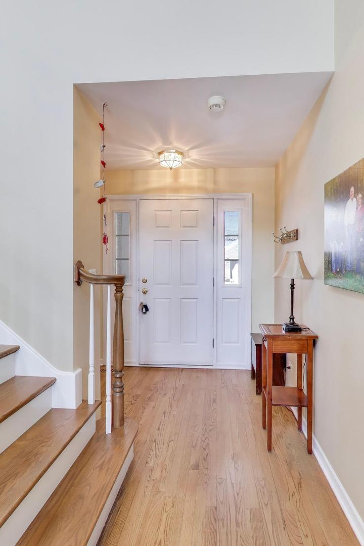 11144 Indian Woods Drive, Indian Head Park, IL 60525