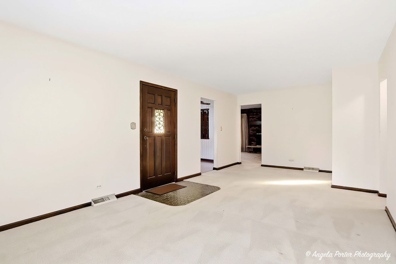 26140 N Ann Court, Wauconda, IL 60084