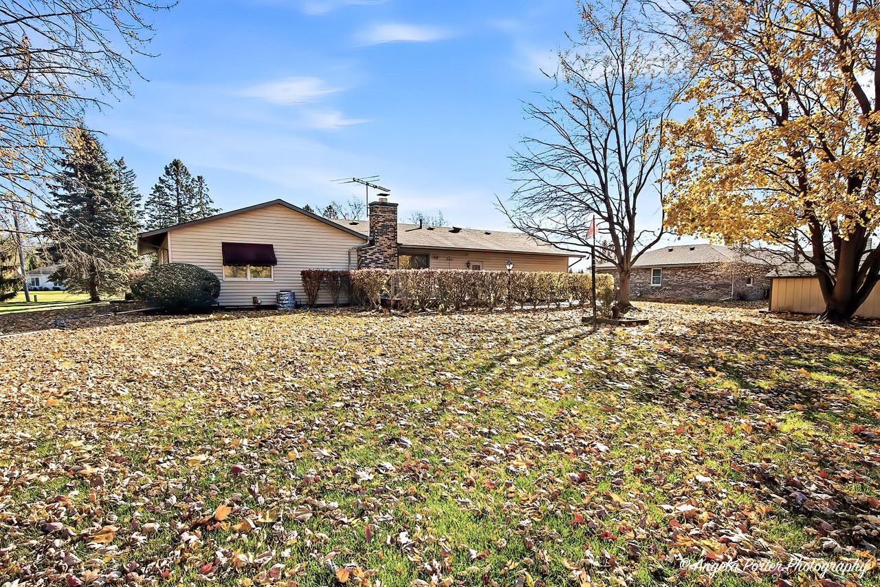 26140 N Ann Court, Wauconda, IL 60084