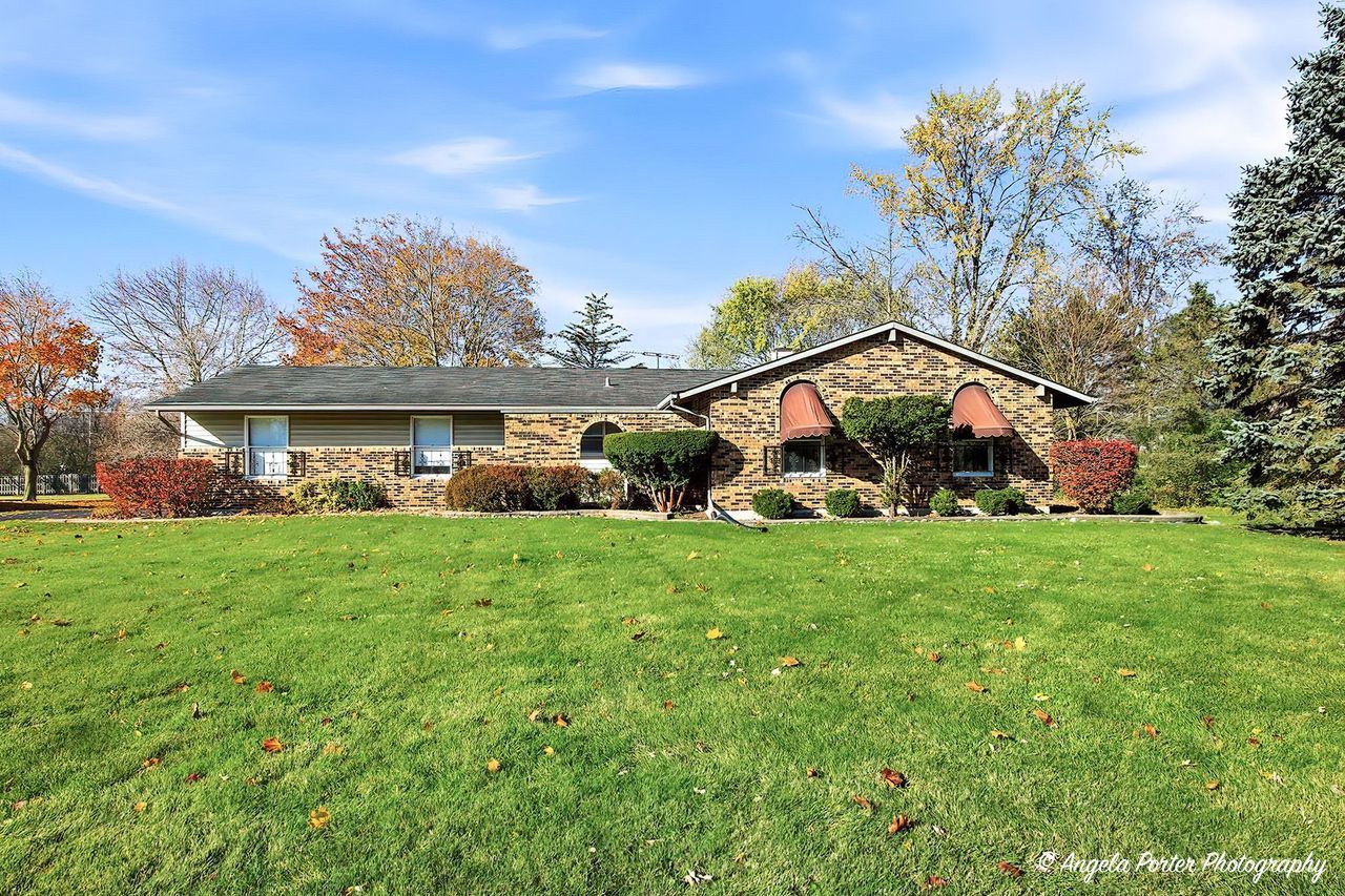 26140 N Ann Court, Wauconda, IL 60084