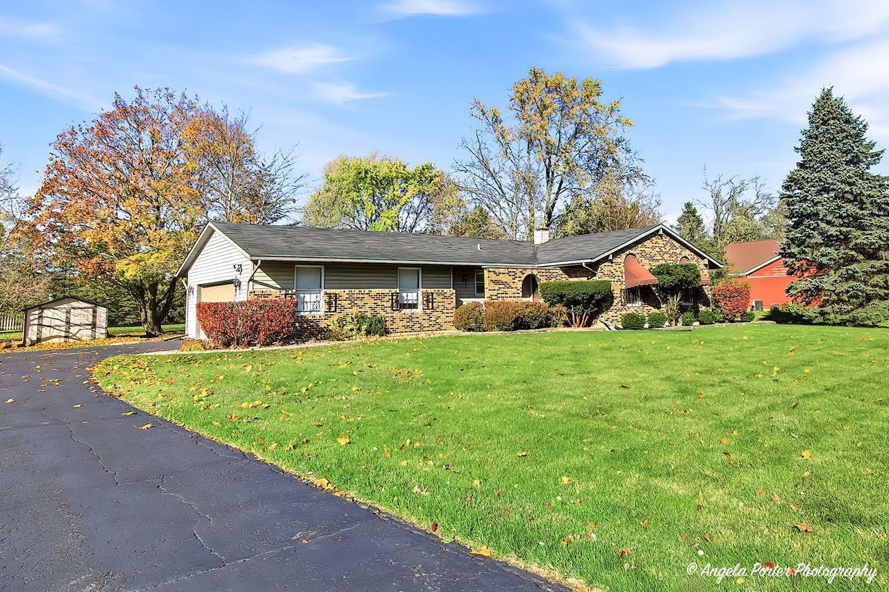 26140 N Ann Court, Wauconda, IL 60084