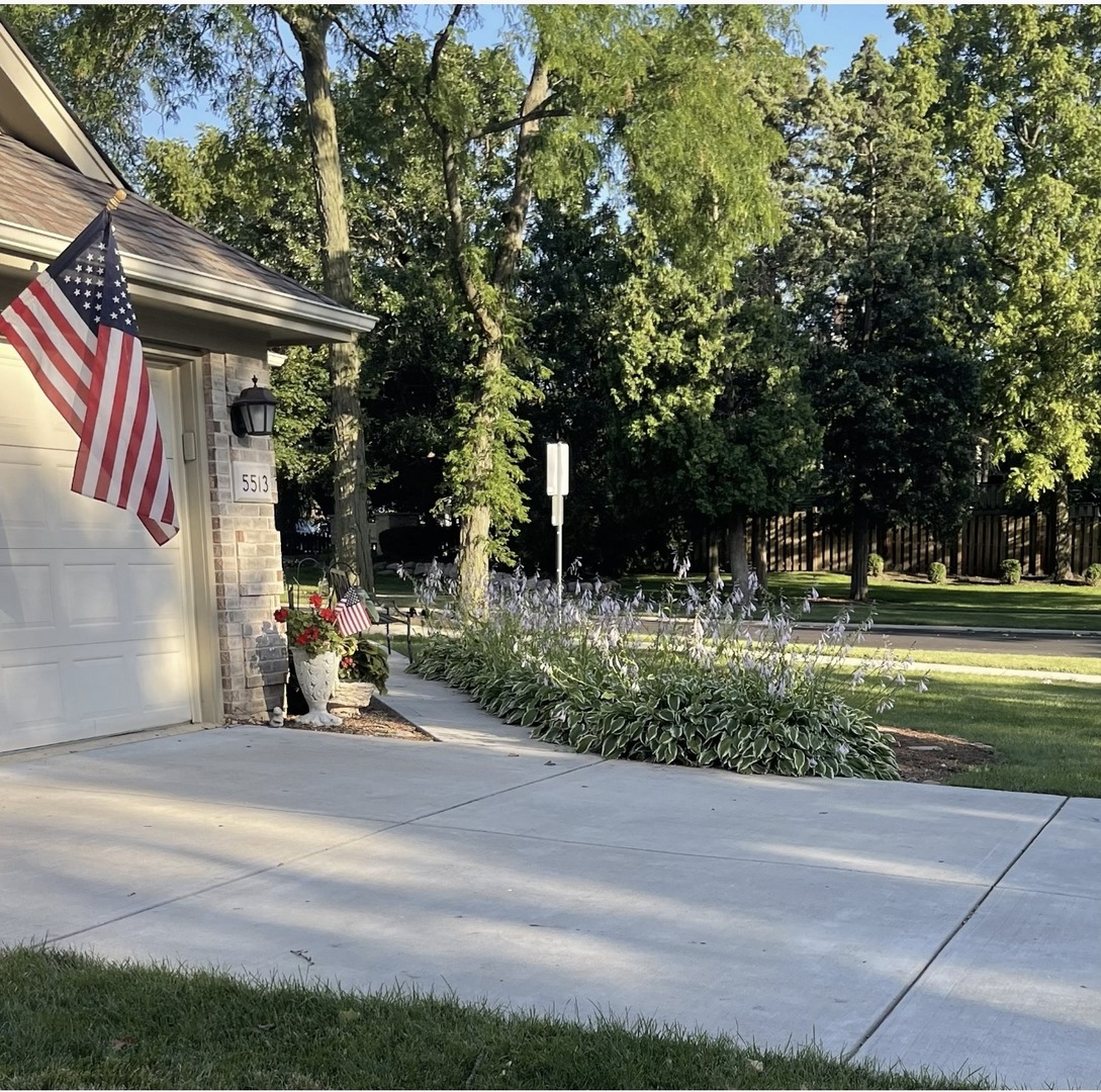 5513 Aspen Avenue, Downers Grove, IL 60515